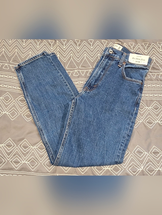 Abercrombie & Fitch Denim - Abercrombie High Rise The Mom Non Distressed Jeans Size 00/24